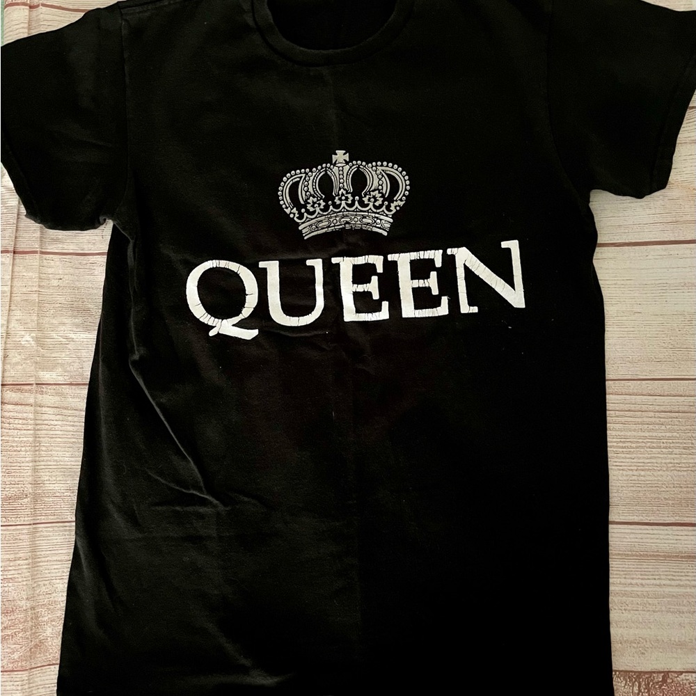 Delta Pro Small Tee “Queen”